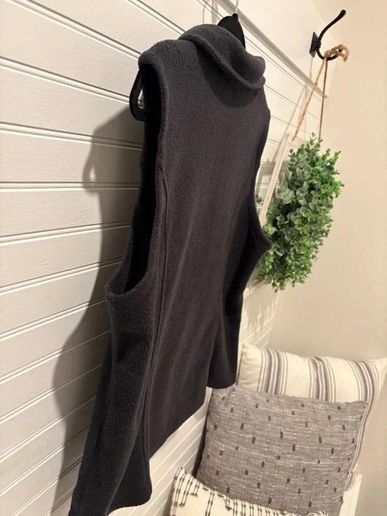 Columbia Dark Gray Fleece Vest - Zip Front - Picture 7 of 7